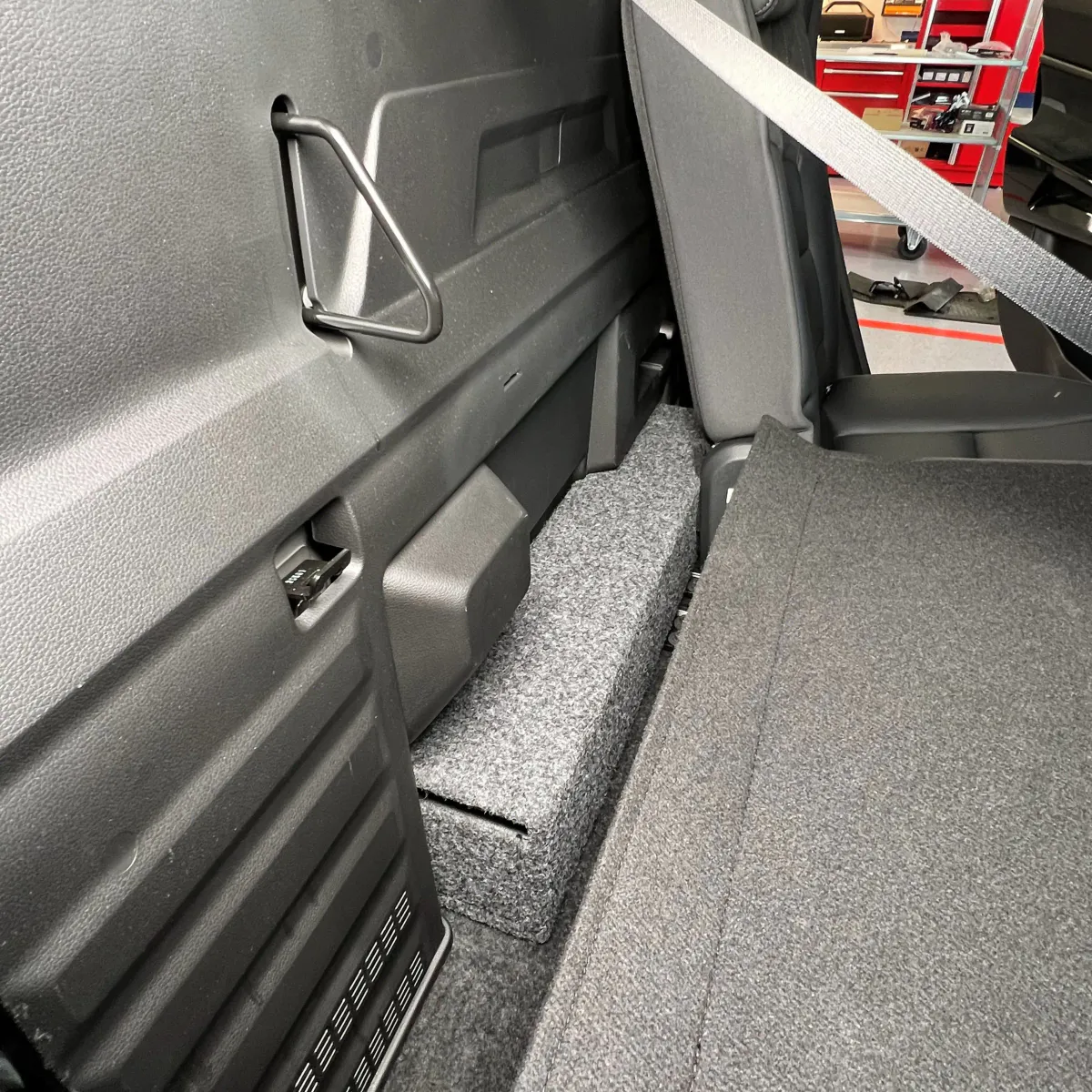 Biltilpasset 6,5`` basskasse for KGM Musso EV
